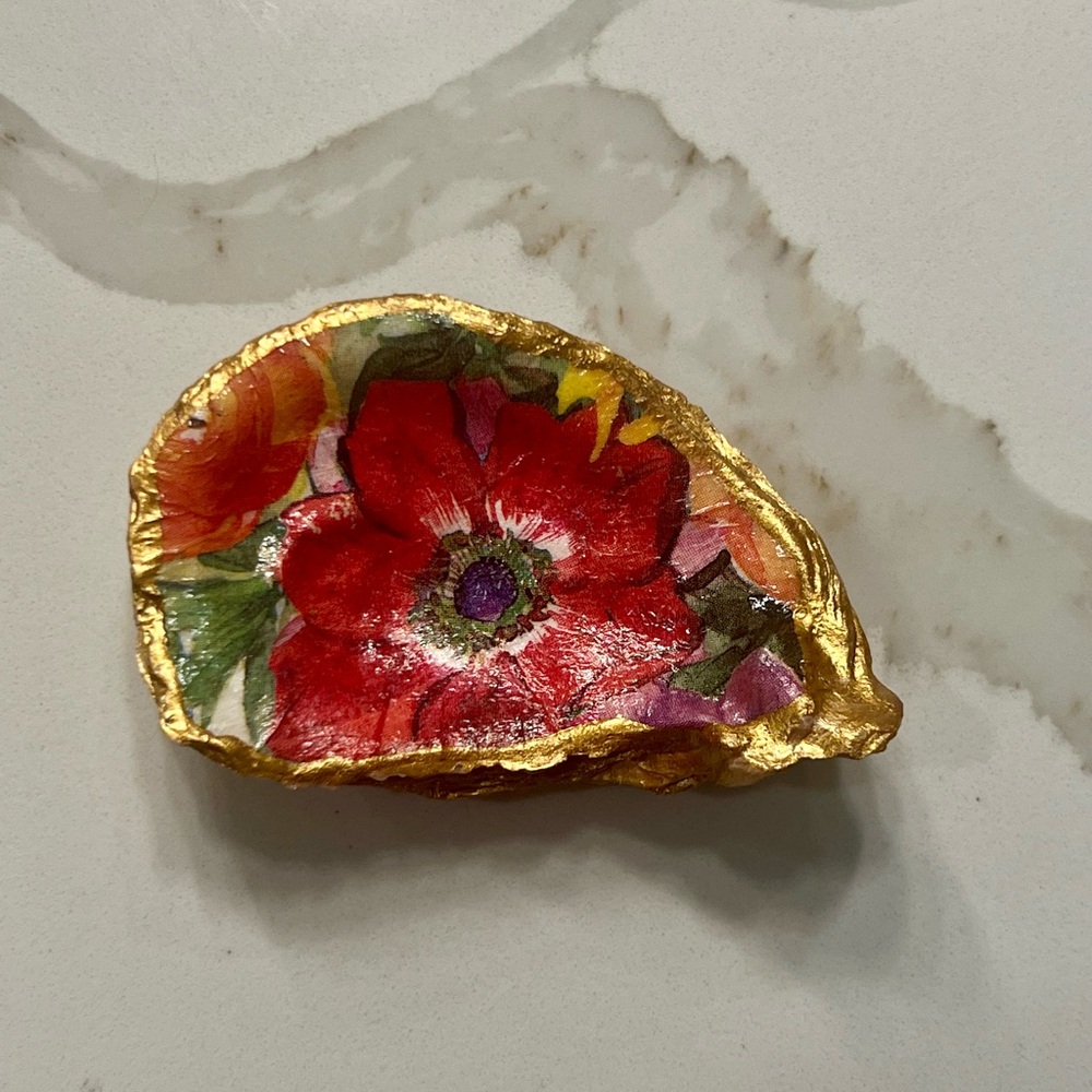 Decorative Floral Oyster Shell Dish